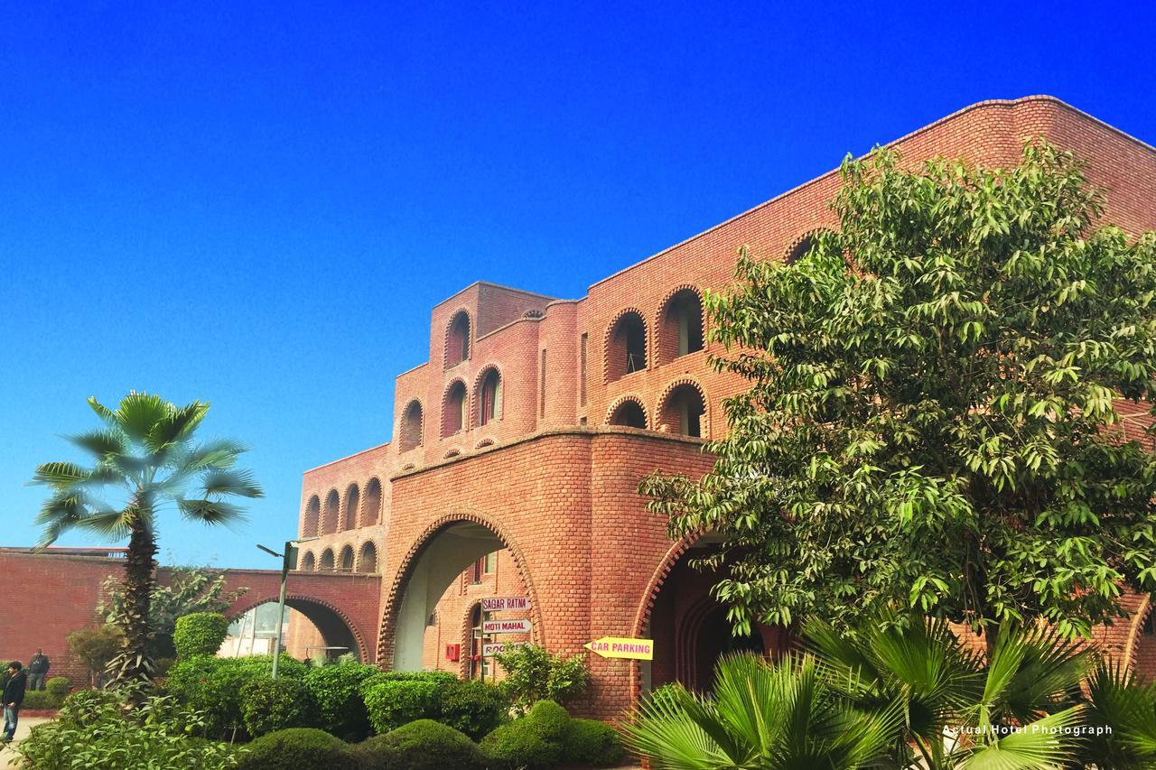 Magsons Resorts Vrindavan Kosi Екстериор снимка