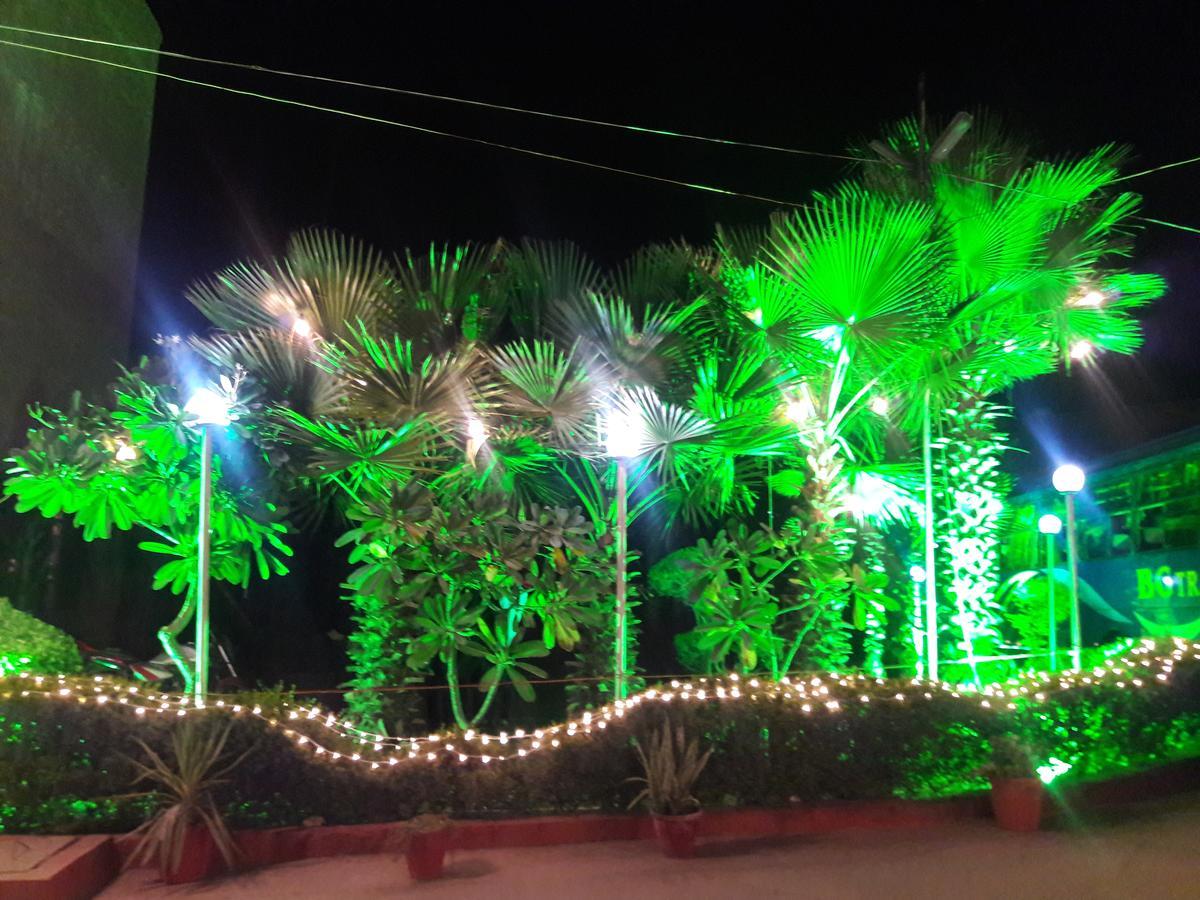 Magsons Resorts Vrindavan Kosi Екстериор снимка