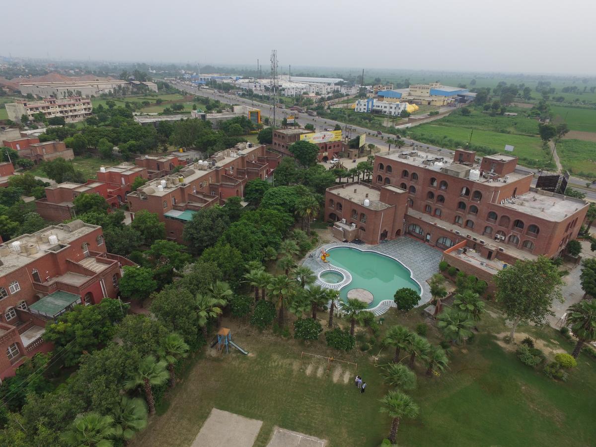 Magsons Resorts Vrindavan Kosi Екстериор снимка