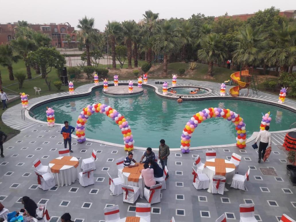 Magsons Resorts Vrindavan Kosi Екстериор снимка